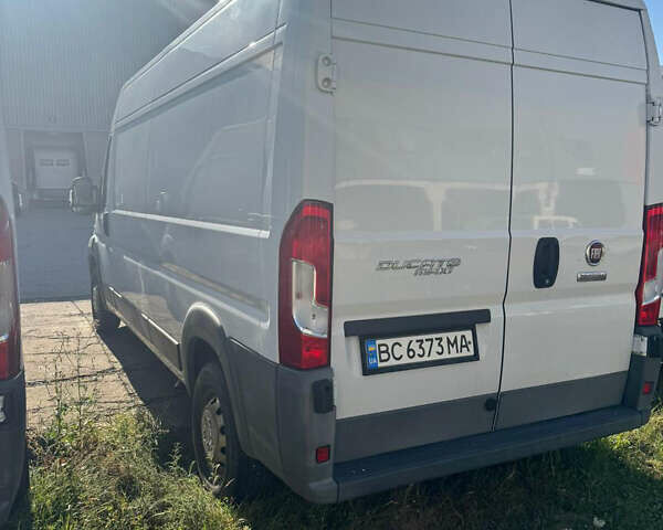 Белый Фиат Дукато, объемом двигателя 2.3 л и пробегом 179 тыс. км за 13500 $, фото 2 на Automoto.ua