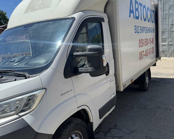 Белый Фиат Дукато, объемом двигателя 2.29 л и пробегом 345 тыс. км за 14500 $, фото 3 на Automoto.ua