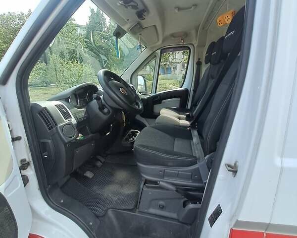 Белый Фиат Дукато, объемом двигателя 2.3 л и пробегом 300 тыс. км за 15000 $, фото 2 на Automoto.ua