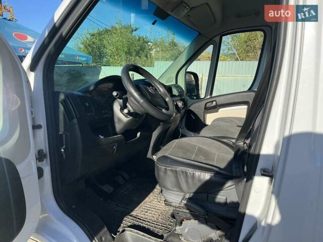 Белый Фиат Дукато, объемом двигателя 2.3 л и пробегом 250 тыс. км за 12500 $, фото 5 на Automoto.ua