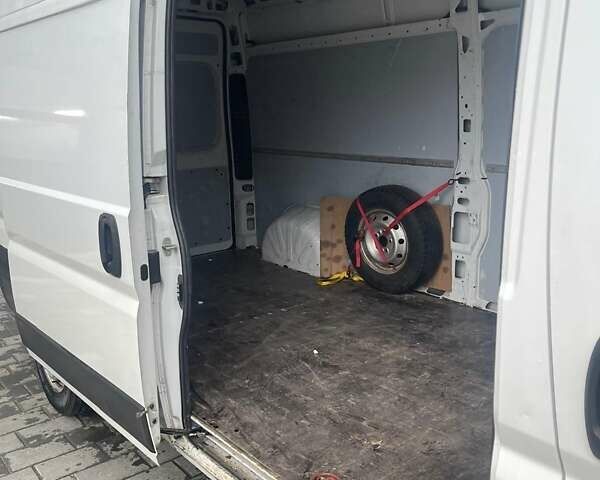 Белый Фиат Дукато, объемом двигателя 2.3 л и пробегом 230 тыс. км за 11500 $, фото 11 на Automoto.ua