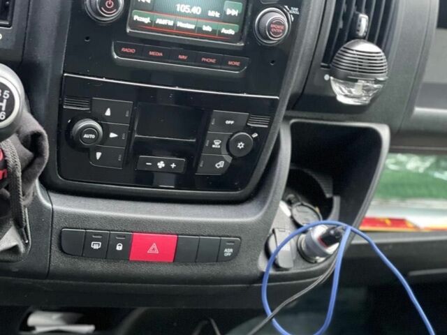 Белый Фиат Дукато, объемом двигателя 2.3 л и пробегом 323 тыс. км за 11500 $, фото 7 на Automoto.ua