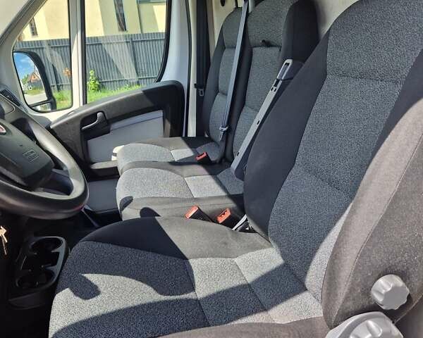 Белый Фиат Дукато, объемом двигателя 2.3 л и пробегом 117 тыс. км за 18900 $, фото 2 на Automoto.ua
