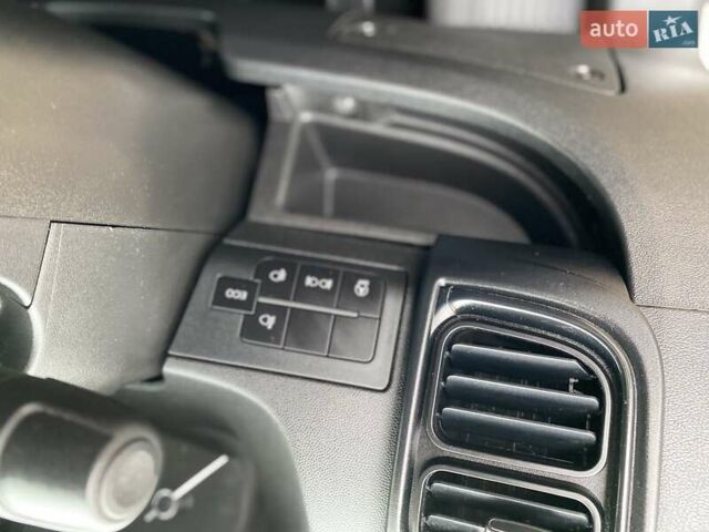 Белый Фиат Дукато, объемом двигателя 2.2 л и пробегом 300 тыс. км за 18350 $, фото 41 на Automoto.ua