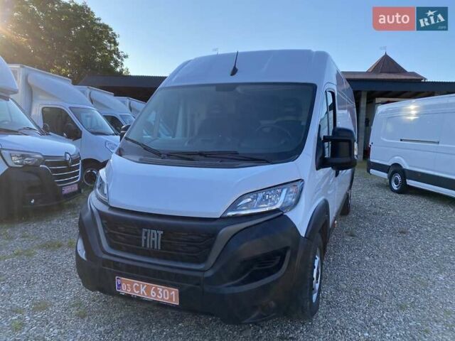 Белый Фиат Дукато, объемом двигателя 2.2 л и пробегом 300 тыс. км за 18870 $, фото 1 на Automoto.ua