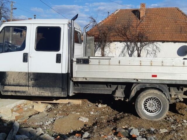 Белый Фиат Дукато, объемом двигателя 2.5 л и пробегом 250 тыс. км за 4000 $, фото 5 на Automoto.ua