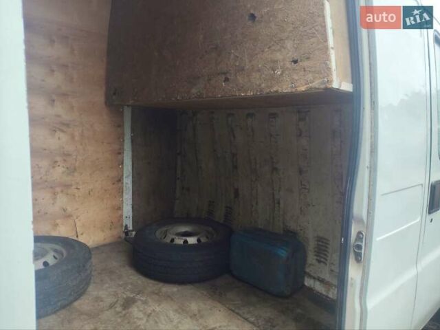 Белый Фиат Дукато, объемом двигателя 2.8 л и пробегом 300 тыс. км за 3500 $, фото 7 на Automoto.ua