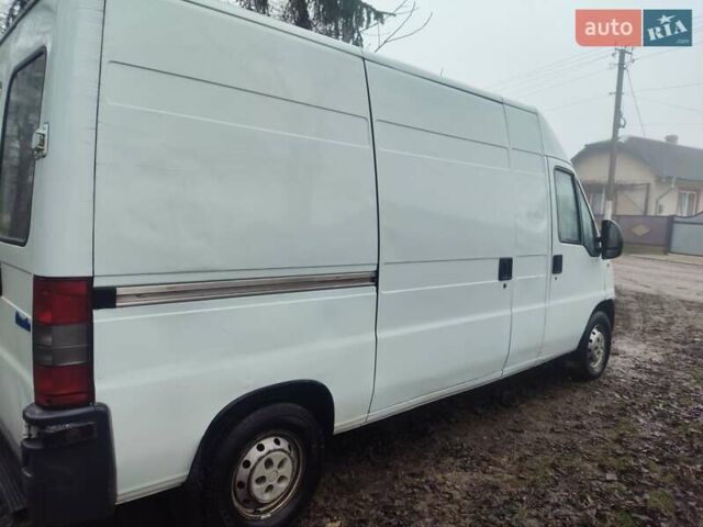 Белый Фиат Дукато, объемом двигателя 2.8 л и пробегом 300 тыс. км за 3500 $, фото 1 на Automoto.ua