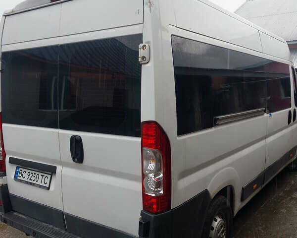 Белый Фиат Дукато, объемом двигателя 2.3 л и пробегом 500 тыс. км за 6850 $, фото 4 на Automoto.ua