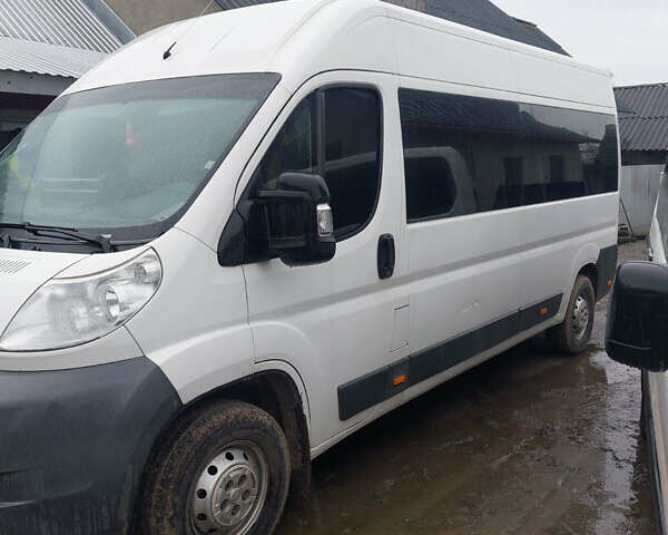 Белый Фиат Дукато, объемом двигателя 2.3 л и пробегом 500 тыс. км за 6850 $, фото 2 на Automoto.ua