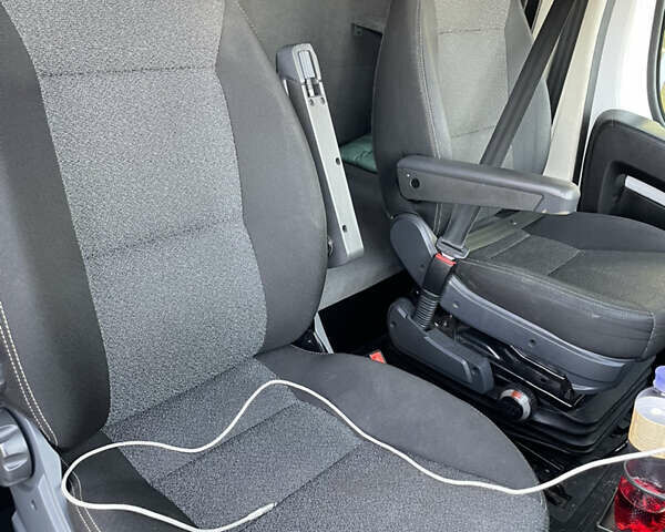 Белый Фиат Дукато, объемом двигателя 2.3 л и пробегом 440 тыс. км за 17300 $, фото 2 на Automoto.ua