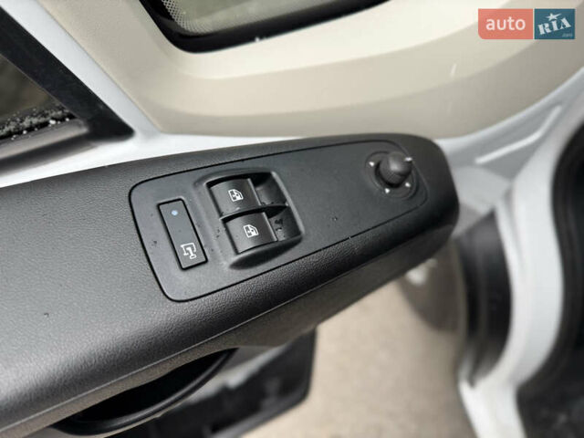 Белый Фиат Дукато, объемом двигателя 2.29 л и пробегом 390 тыс. км за 16500 $, фото 14 на Automoto.ua