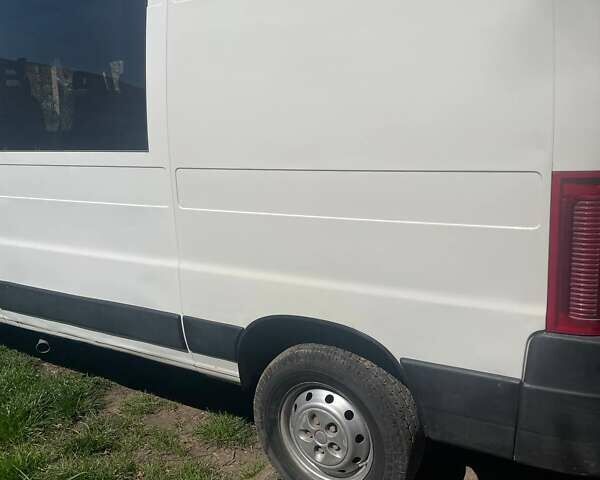 Белый Фиат Дукато, объемом двигателя 2.8 л и пробегом 475 тыс. км за 4800 $, фото 3 на Automoto.ua