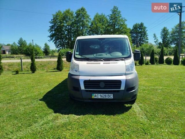 Белый Фиат Дукато, объемом двигателя 2.3 л и пробегом 350 тыс. км за 3900 $, фото 1 на Automoto.ua