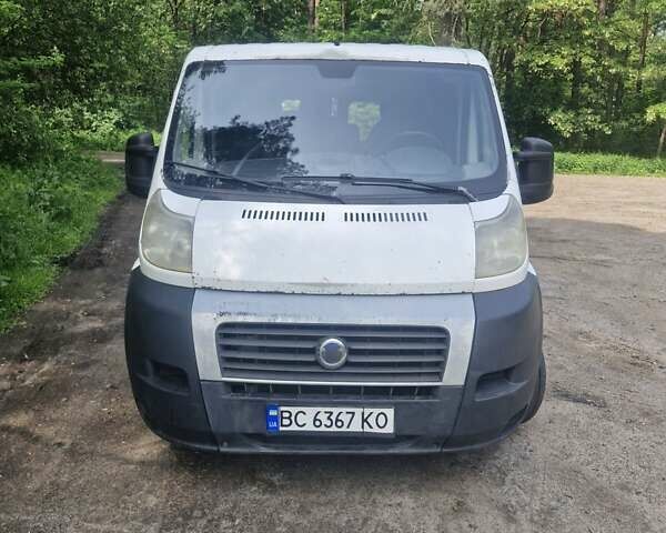 Белый Фиат Дукато, объемом двигателя 2.3 л и пробегом 279 тыс. км за 7200 $, фото 1 на Automoto.ua