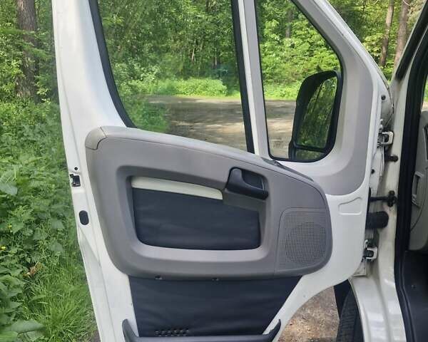 Белый Фиат Дукато, объемом двигателя 2.3 л и пробегом 279 тыс. км за 7200 $, фото 13 на Automoto.ua