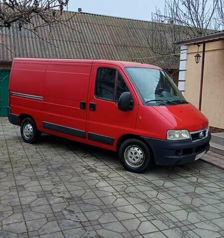 Красный Фиат Дукато, объемом двигателя 2.3 л и пробегом 298 тыс. км за 5000 $, фото 4 на Automoto.ua