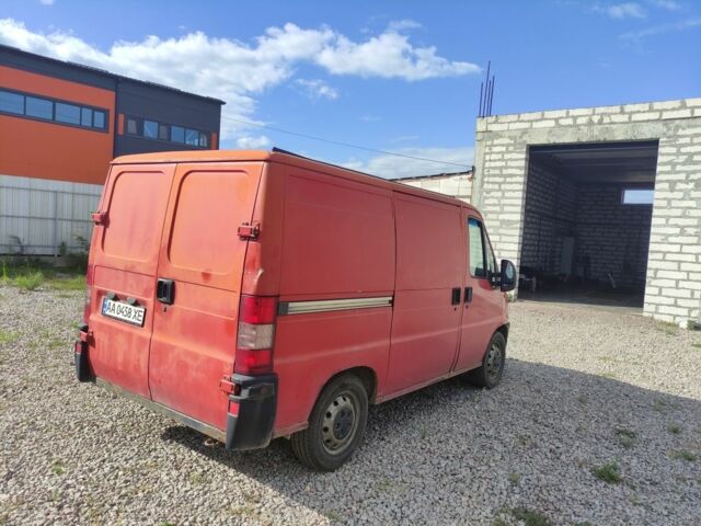 Красный Фиат Дукато, объемом двигателя 2.4 л и пробегом 333 тыс. км за 3300 $, фото 3 на Automoto.ua