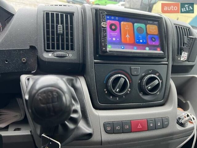 Красный Фиат Дукато, объемом двигателя 2.2 л и пробегом 375 тыс. км за 11000 $, фото 13 на Automoto.ua