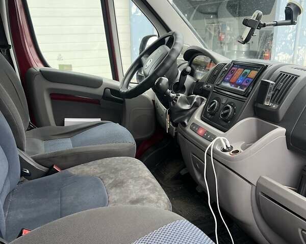 Красный Фиат Дукато, объемом двигателя 2.2 л и пробегом 375 тыс. км за 11000 $, фото 4 на Automoto.ua