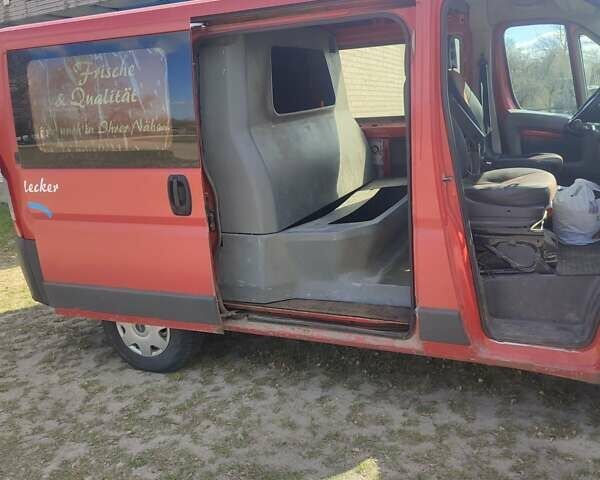 Красный Фиат Дукато, объемом двигателя 2.29 л и пробегом 306 тыс. км за 4800 $, фото 4 на Automoto.ua