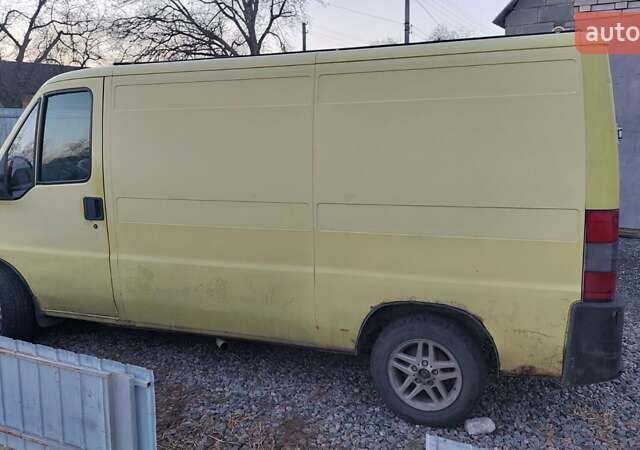 Желтый Фиат Дукато, объемом двигателя 2.8 л и пробегом 485 тыс. км за 2500 $, фото 1 на Automoto.ua