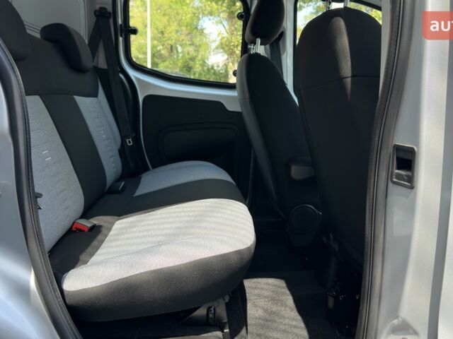 купить новое авто Фиат Fiorino Combi 2023 года от официального дилера Форвард-Авто Фиат фото