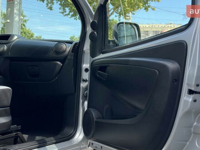 купить новое авто Фиат Fiorino Combi 2023 года от официального дилера Форвард-Авто Фиат фото