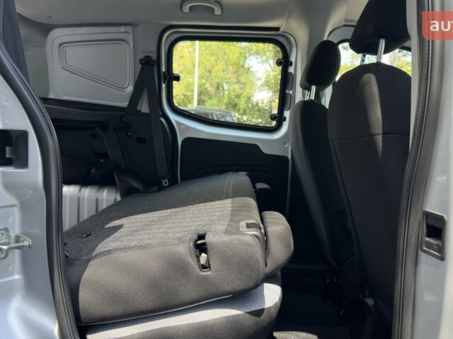 купить новое авто Фиат Fiorino Combi 2023 года от официального дилера Форвард-Авто Фиат фото