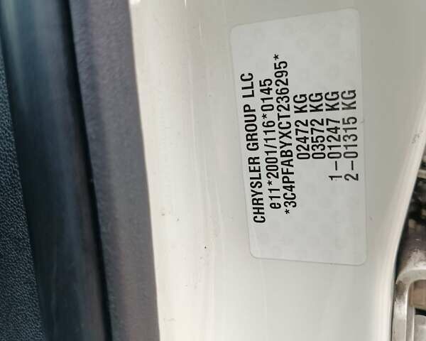 Белый Фиат Фримонт, объемом двигателя 2 л и пробегом 224 тыс. км за 11400 $, фото 18 на Automoto.ua