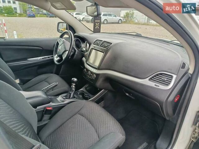 Белый Фиат Фримонт, объемом двигателя 2 л и пробегом 224 тыс. км за 11800 $, фото 7 на Automoto.ua