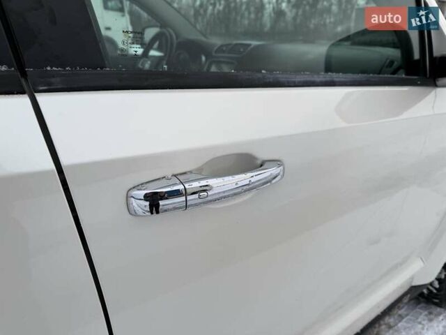 Белый Фиат Фримонт, объемом двигателя 1.96 л и пробегом 175 тыс. км за 13199 $, фото 71 на Automoto.ua