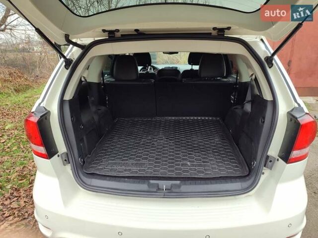 Білий Фіат Фрімонт, об'ємом двигуна 2 л та пробігом 205 тис. км за 12100 $, фото 1 на Automoto.ua