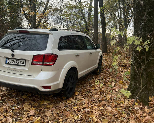 Белый Фиат Фримонт, объемом двигателя 1.96 л и пробегом 260 тыс. км за 13000 $, фото 2 на Automoto.ua