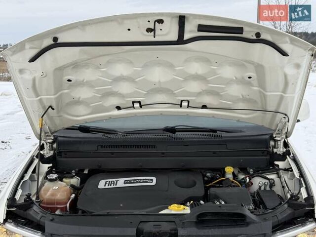 Белый Фиат Фримонт, объемом двигателя 1.96 л и пробегом 175 тыс. км за 13199 $, фото 63 на Automoto.ua