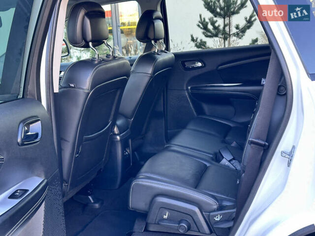 Белый Фиат Фримонт, объемом двигателя 2 л и пробегом 209 тыс. км за 13600 $, фото 85 на Automoto.ua