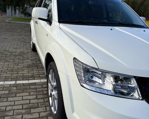 Фиат Фримонт 2014 в Луцке на Automoto.ua Белый Фиат Фримонт, объемом двигателя 2 л и пробегом 170 тыс. км за 12900 $, фото 13 на Automoto.ua