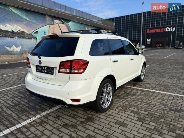 Фиат Фримонт 2014 в Луцке на Automoto.ua Белый Фиат Фримонт, объемом двигателя 2 л и пробегом 170 тыс. км за 12900 $, фото 8 на Automoto.ua