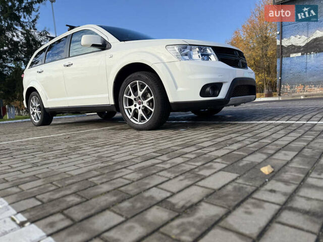 Фиат Фримонт 2014 в Луцке на Automoto.ua Белый Фиат Фримонт, объемом двигателя 2 л и пробегом 170 тыс. км за 12900 $, фото 12 на Automoto.ua