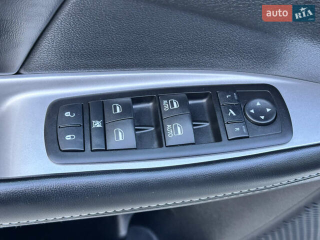 Белый Фиат Фримонт, объемом двигателя 2 л и пробегом 209 тыс. км за 13600 $, фото 51 на Automoto.ua