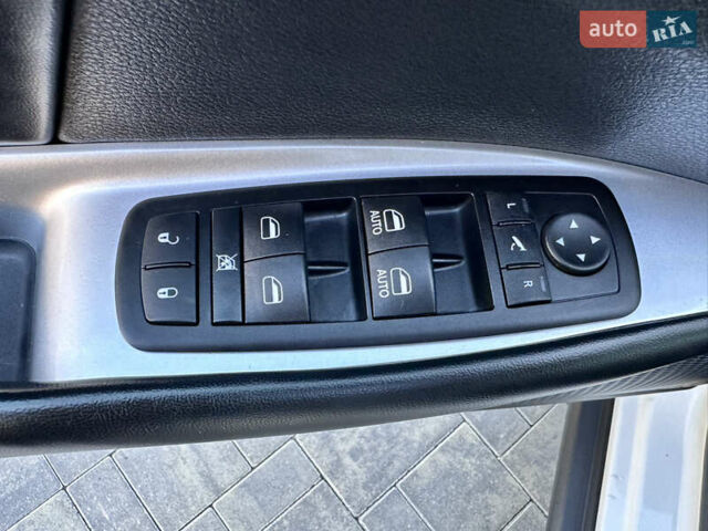 Белый Фиат Фримонт, объемом двигателя 2 л и пробегом 209 тыс. км за 13600 $, фото 88 на Automoto.ua