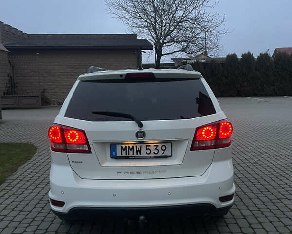 Белый Фиат Фримонт, объемом двигателя 1.9 л и пробегом 143 тыс. км за 16800 $, фото 4 на Automoto.ua