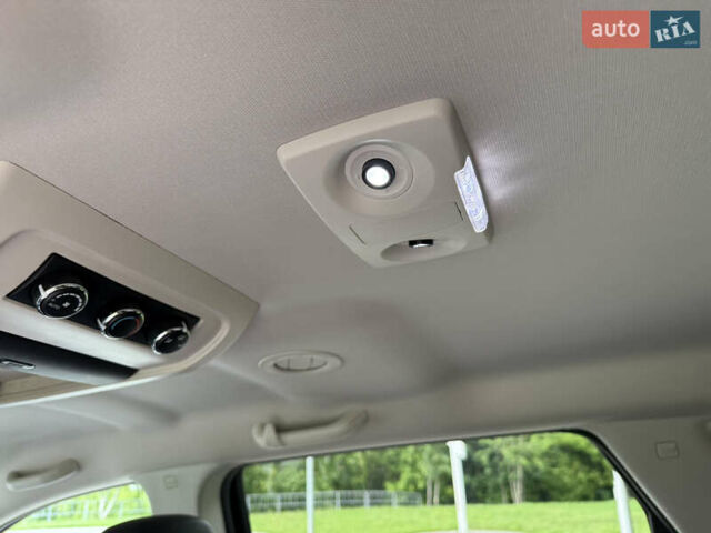 Білий Фіат Фрімонт, об'ємом двигуна 1.96 л та пробігом 170 тис. км за 15200 $, фото 45 на Automoto.ua