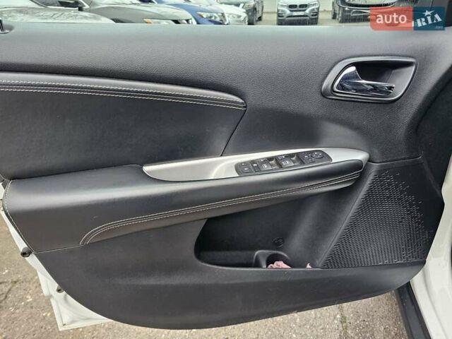 Белый Фиат Фримонт, объемом двигателя 1.96 л и пробегом 211 тыс. км за 14800 $, фото 26 на Automoto.ua