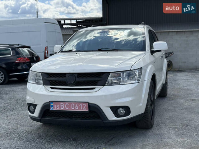 Белый Фиат Фримонт, объемом двигателя 1.96 л и пробегом 260 тыс. км за 10900 $, фото 6 на Automoto.ua