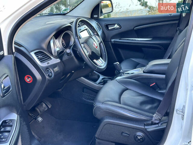 Белый Фиат Фримонт, объемом двигателя 2 л и пробегом 209 тыс. км за 13600 $, фото 86 на Automoto.ua