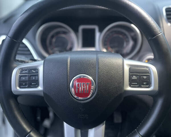 Белый Фиат Фримонт, объемом двигателя 1.9 л и пробегом 143 тыс. км за 16800 $, фото 12 на Automoto.ua