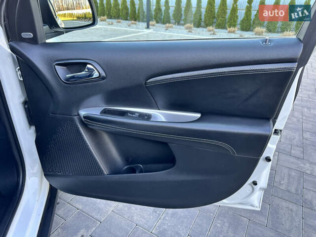 Белый Фиат Фримонт, объемом двигателя 2 л и пробегом 209 тыс. км за 13600 $, фото 70 на Automoto.ua