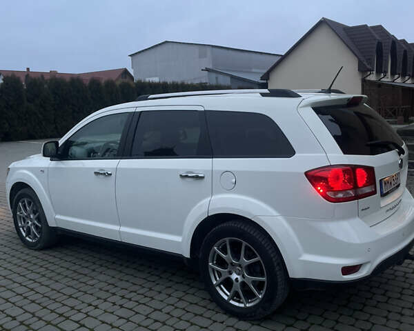 Белый Фиат Фримонт, объемом двигателя 1.9 л и пробегом 143 тыс. км за 16800 $, фото 3 на Automoto.ua