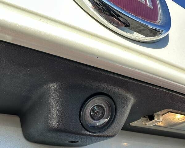 Фиат Фримонт 2014 в Буче на Automoto.ua Белый Фиат Фримонт, объемом двигателя 1.96 л и пробегом 269 тыс. км за 14200 $, фото 12 на Automoto.ua